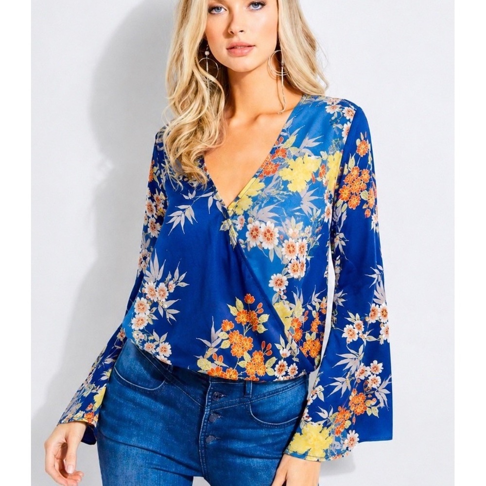 GUESS Pullover Surplice Blouse Top‎ Sz S Flare Sleeve Blue Floral Career Casual